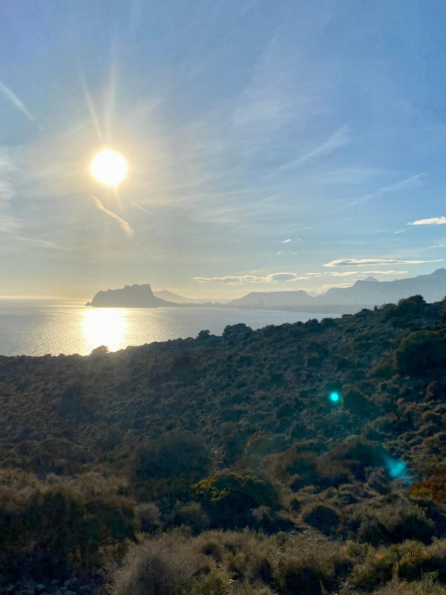 Natalie Calpe Sun 100M To The Beach Center Экстерьер фото