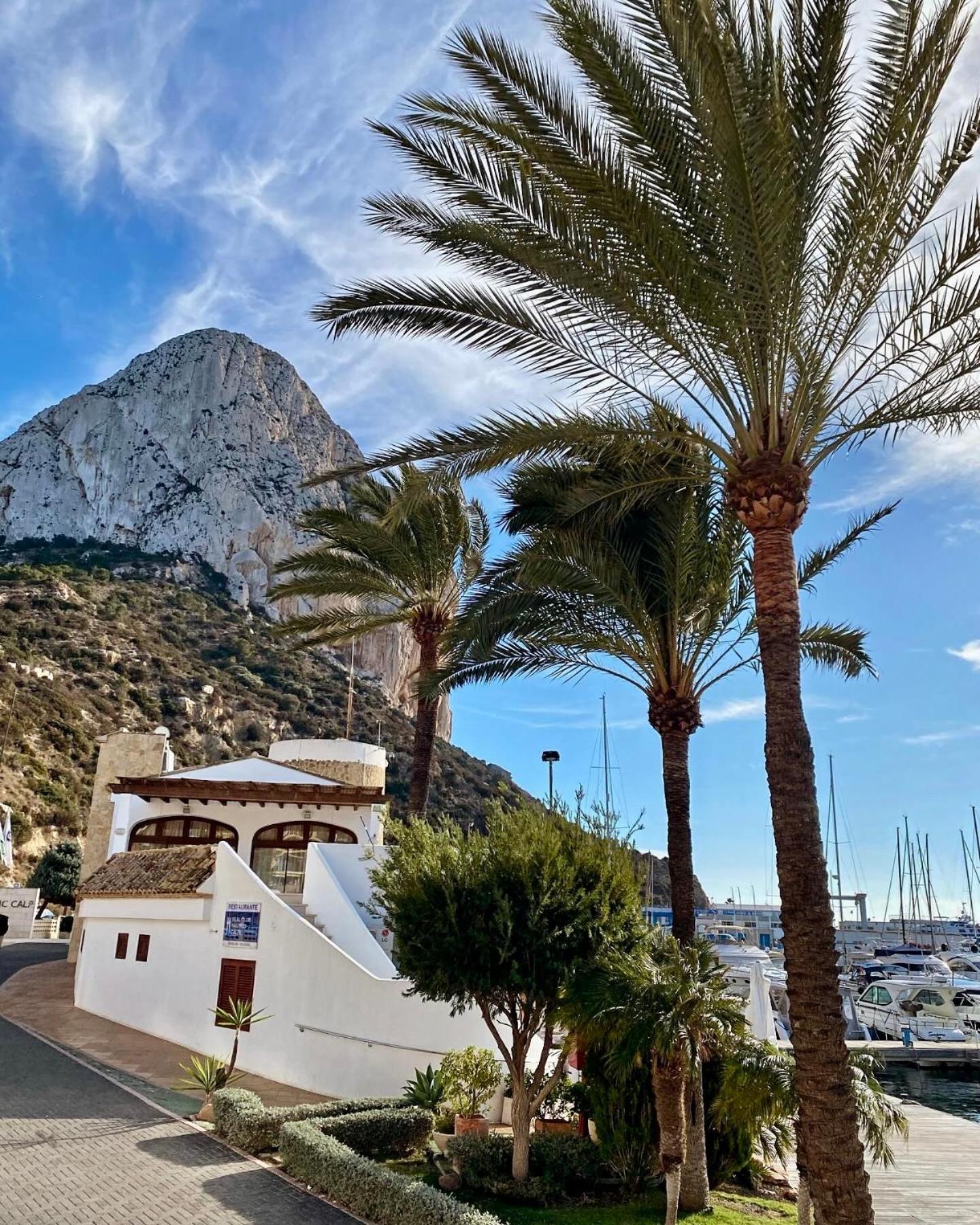 Natalie Calpe Sun 100M To The Beach Center Экстерьер фото