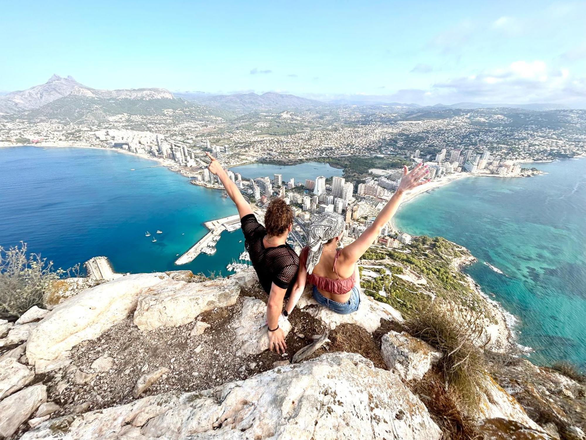 Natalie Calpe Sun 100M To The Beach Center Экстерьер фото